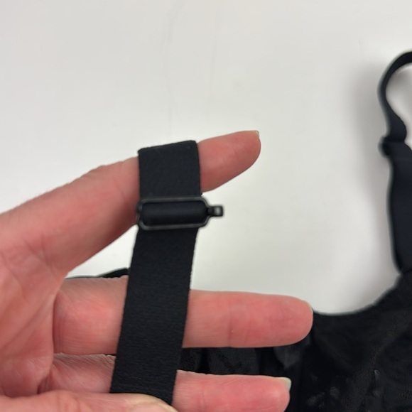 Wacoal Women's Black Halo Lace Underwire Bra - Picture 2 of 11